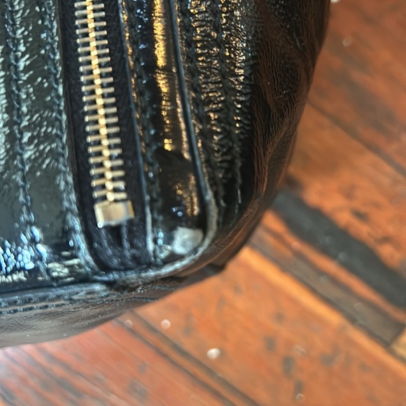 Authentic Yves Saint Laurent Patent Leather Shoulder Bag - Picture 7 of 13